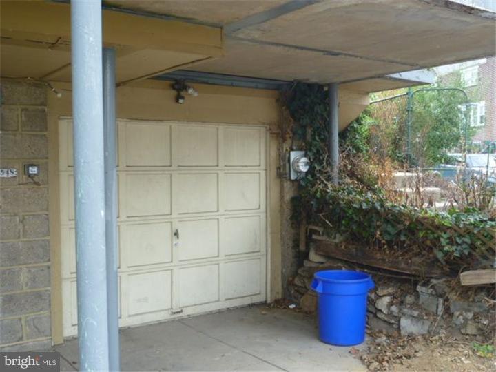 548 Hampden Road Upper Darby, PA 19082 - Photo 15 of 15 Garage