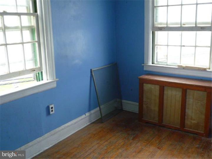 548 Hampden Road Upper Darby, PA 19082 - Photo 10 of 15 Bedroom 2