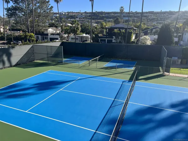 a view of a tennis court