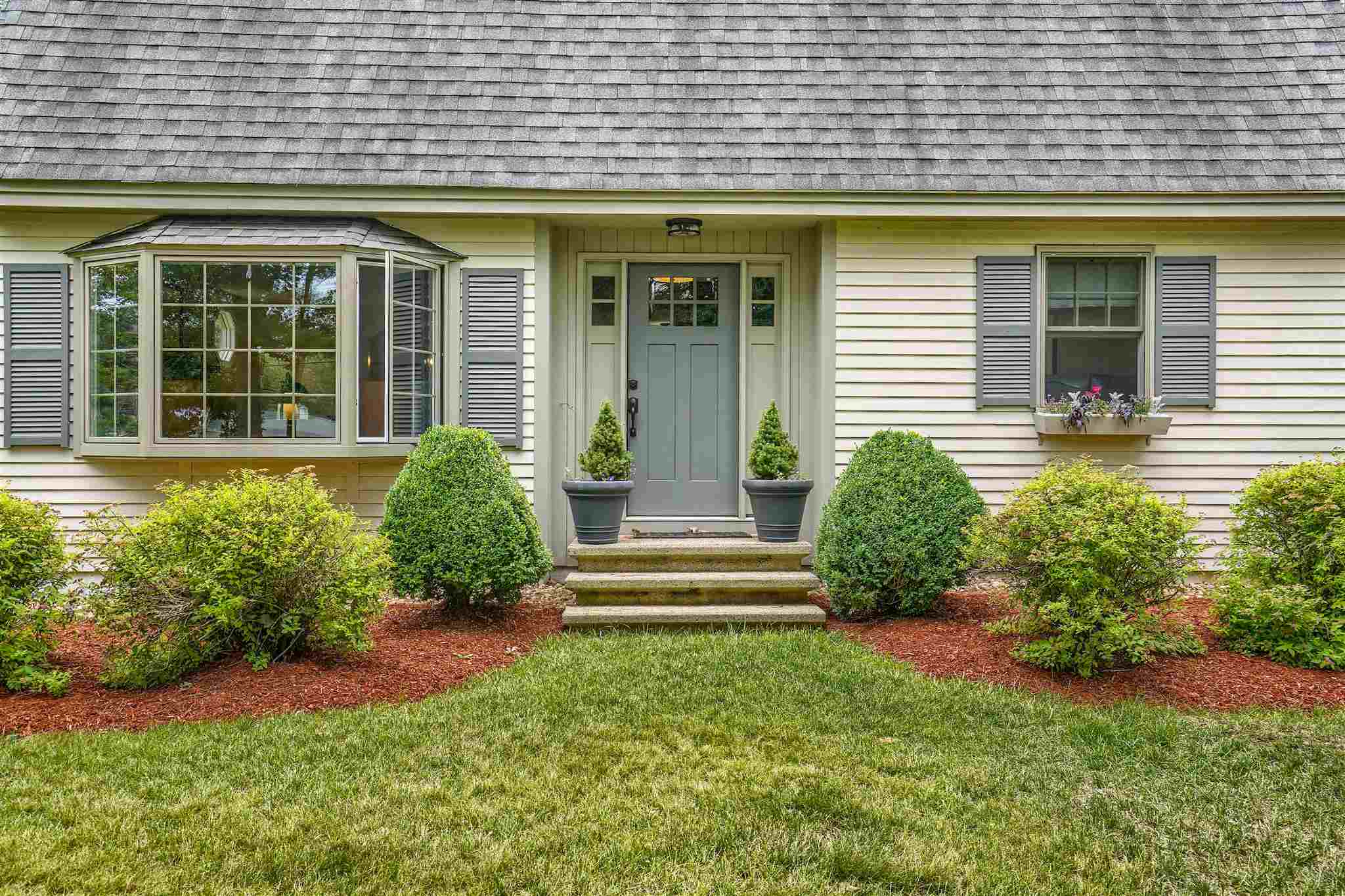 16 Golden Brook Road Windham, NH 03087 - Photo 4 of 32