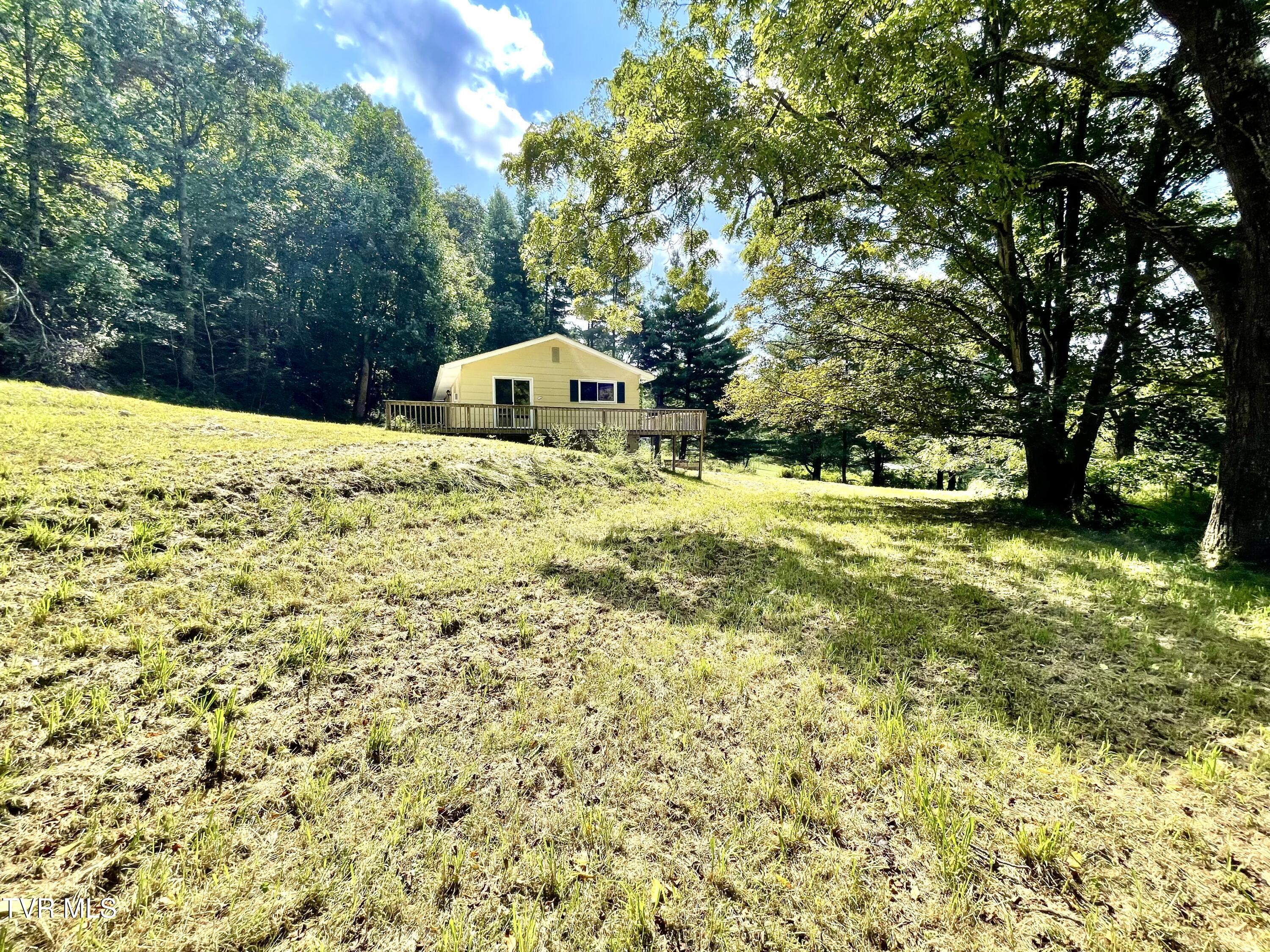 6090 Shaffertown Road Bristol, VA 24202 - Photo 6 of 28 IMG_0081