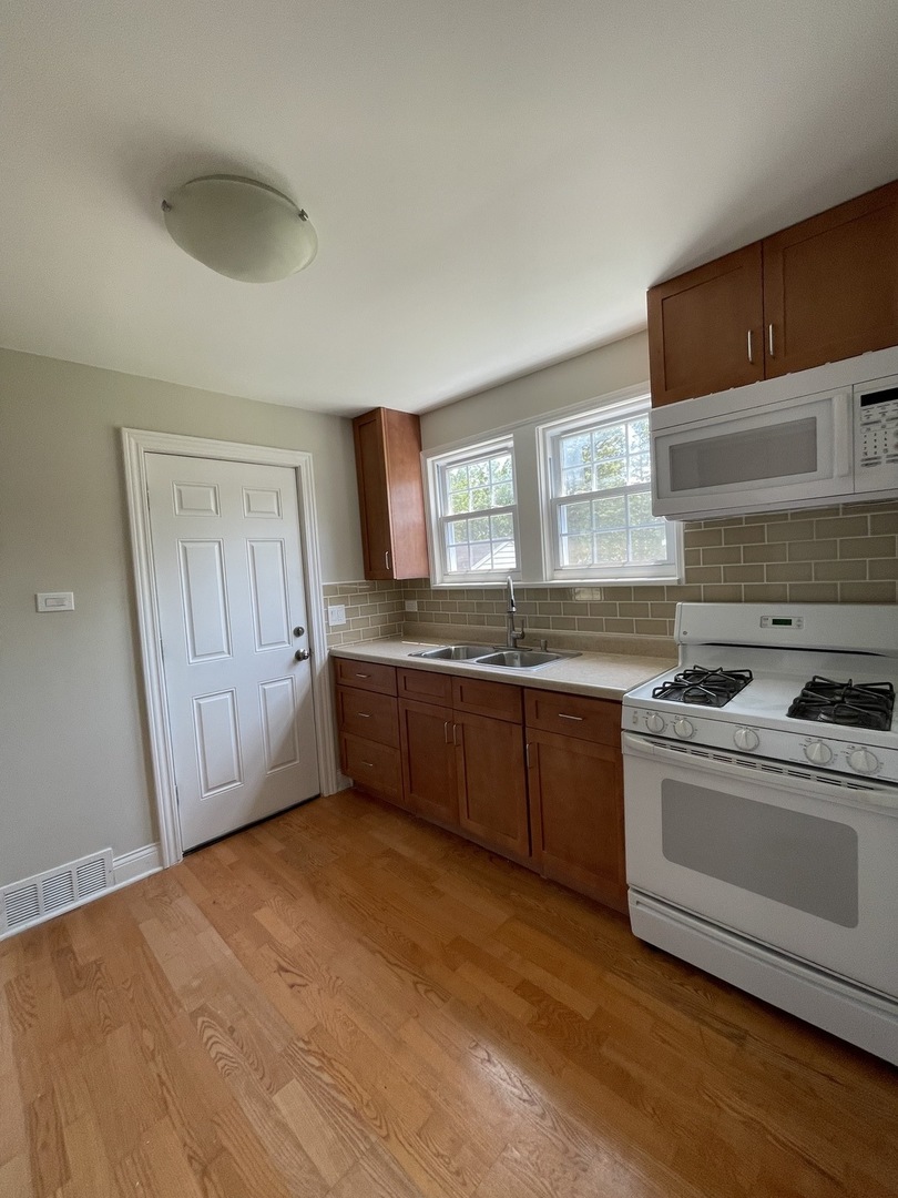 105 West Naperville Road Westmont, IL 60559 - Photo 16 of 31