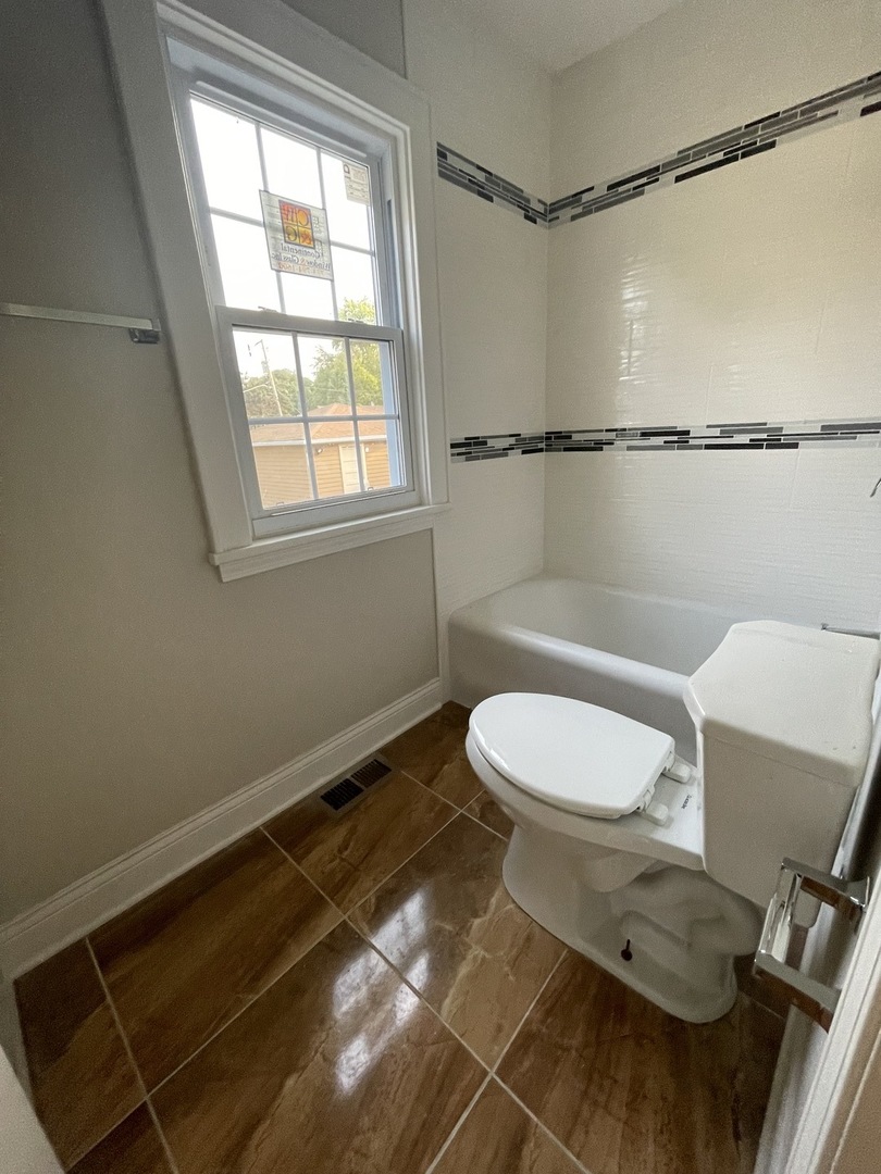 105 West Naperville Road Westmont, IL 60559 - Photo 18 of 31