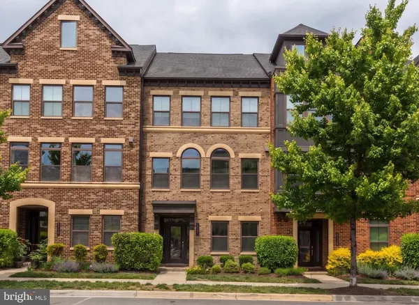 $825,000 | 22527 Foundation Drive, Ashburn, VA 20148