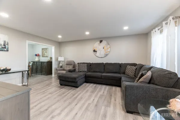 $179,000 | 94 Gloucester Way, Unit B, Monroe Township, NJ 08831