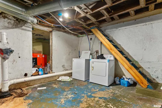 $70,000 | 617 East Virginia Avenue, Peoria, IL 61603