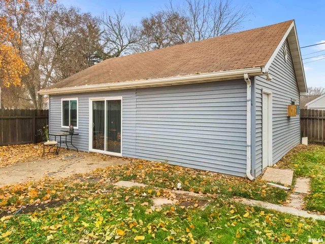 $70,000 | 617 East Virginia Avenue, Peoria, IL 61603