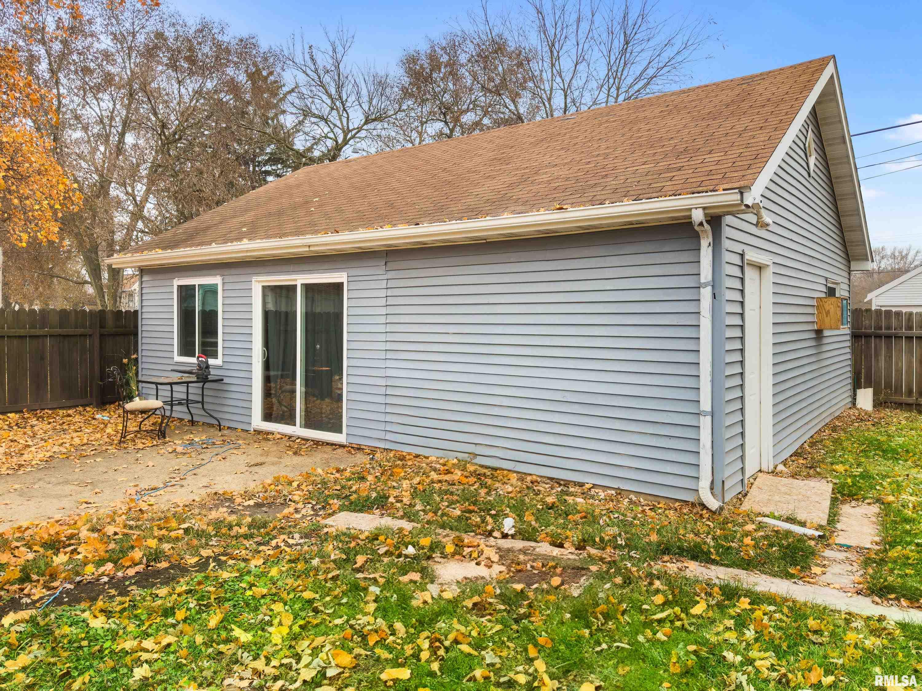 617 East Virginia Avenue Peoria, IL 61603 - Photo 4 of 14