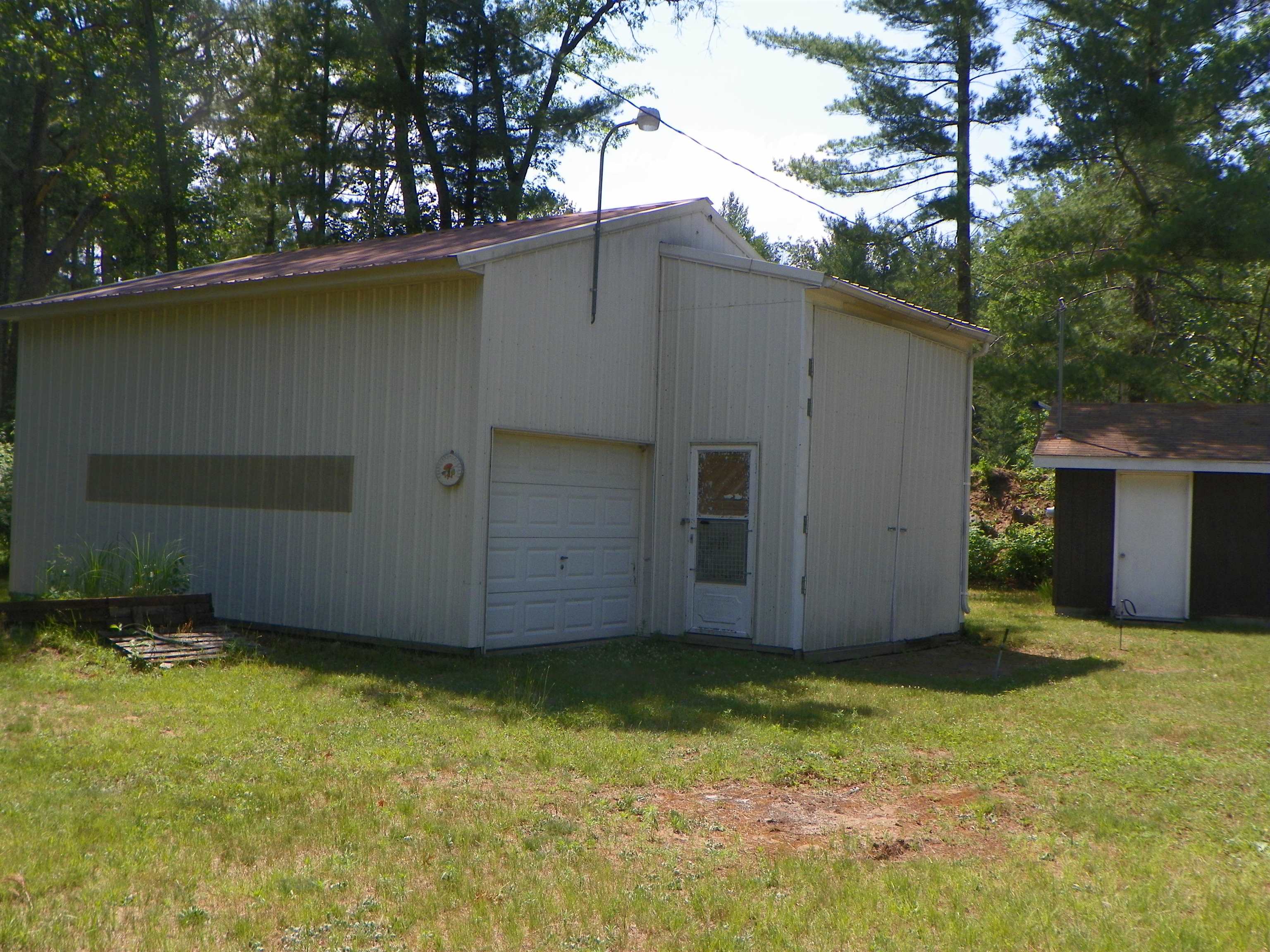 133 Oakgrove Road Harrison, MI 48625 - Photo 3 of 47 Gallery Image 3
