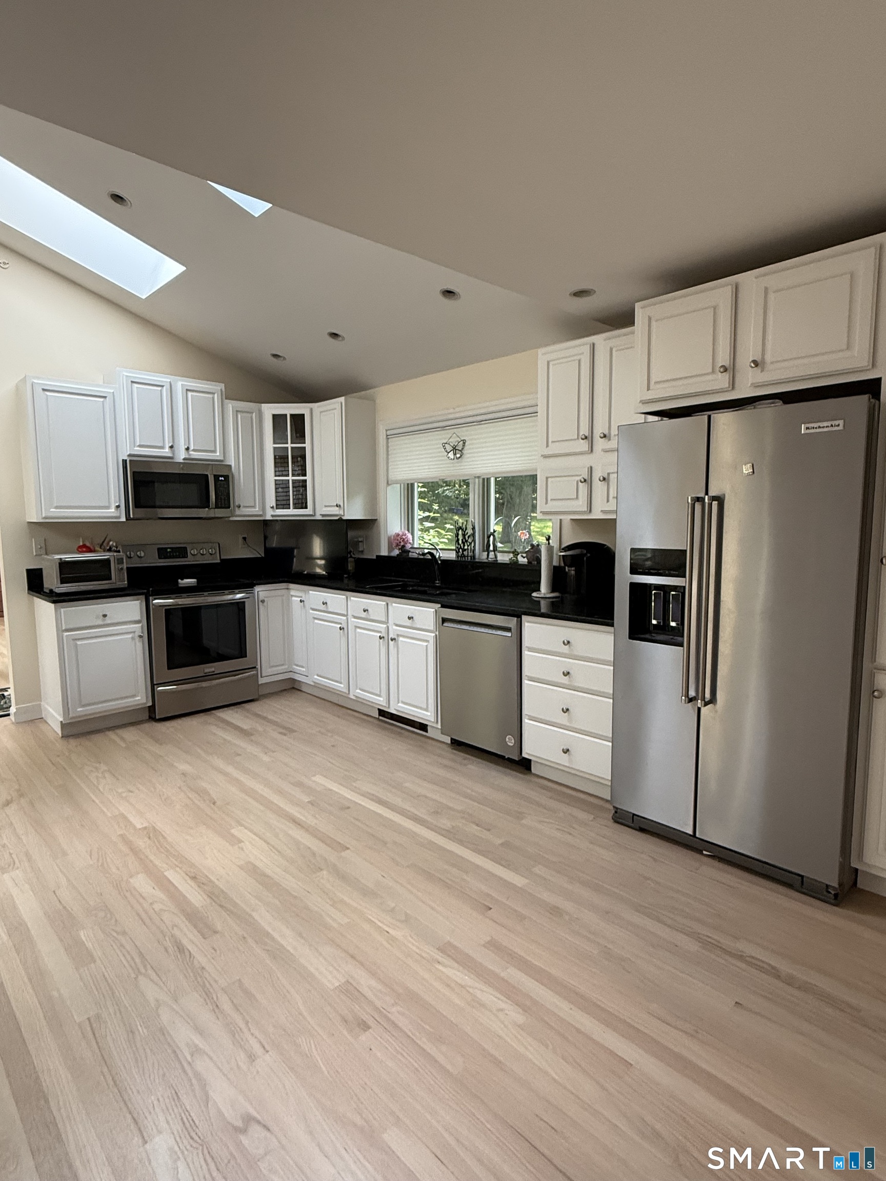 360 Autumn Ridge Road Fairfield, CT 06825 - Photo 8 of 29