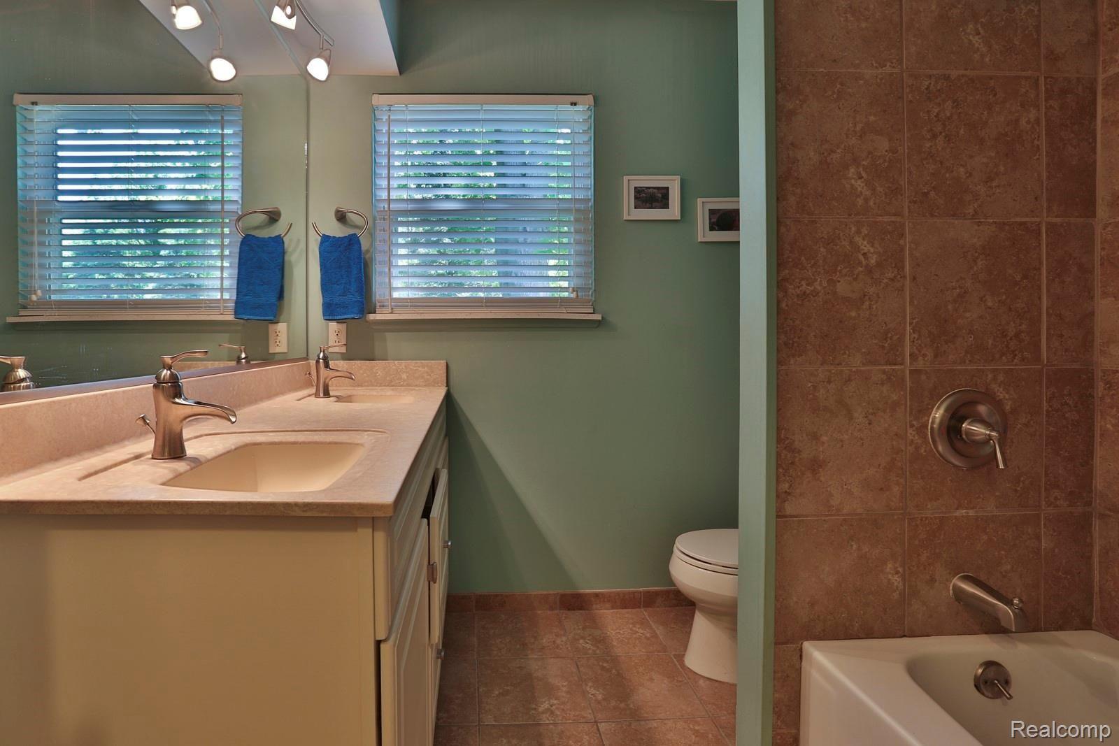 14243 Haggerty Road Belleville, MI 48111 - Photo 19 of 23 2B8A4443.jpg