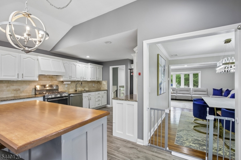 22 Woodhaven Road Parsippany, NJ 07054 - Photo 19 of 49