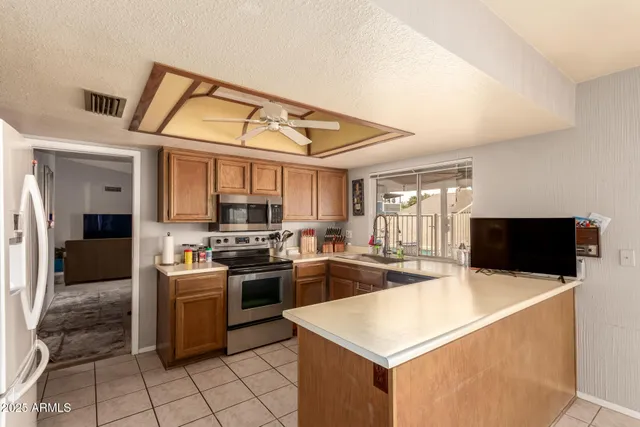 $689,900 | 2324 East Cortez Street, Phoenix, AZ 85028