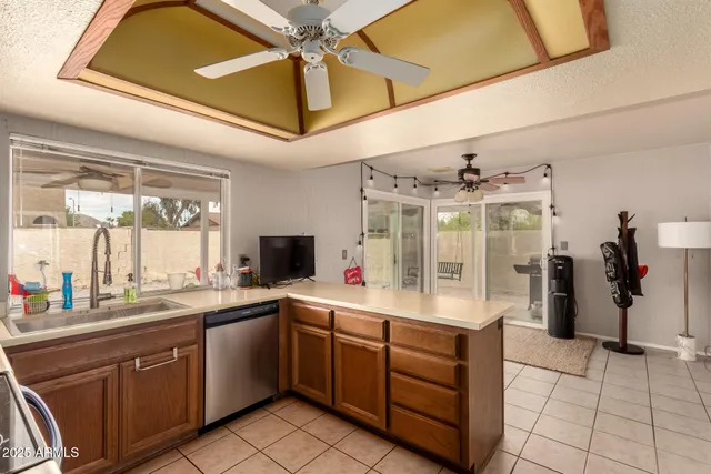 $689,900 | 2324 East Cortez Street, Phoenix, AZ 85028