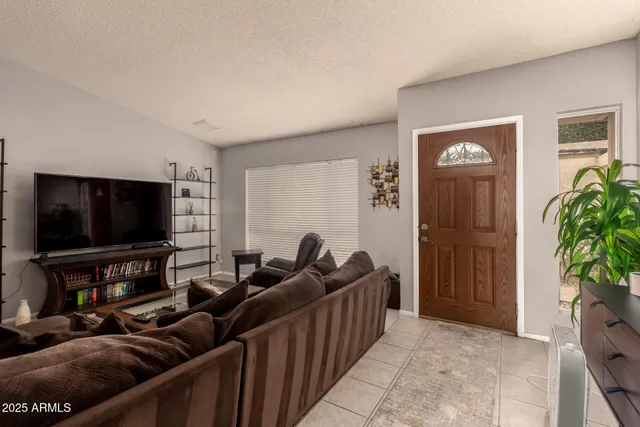 $689,900 | 2324 East Cortez Street, Phoenix, AZ 85028