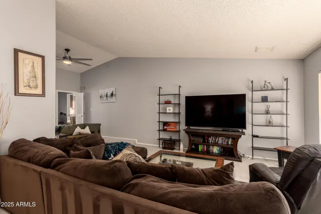 $689,900 | 2324 East Cortez Street, Phoenix, AZ 85028