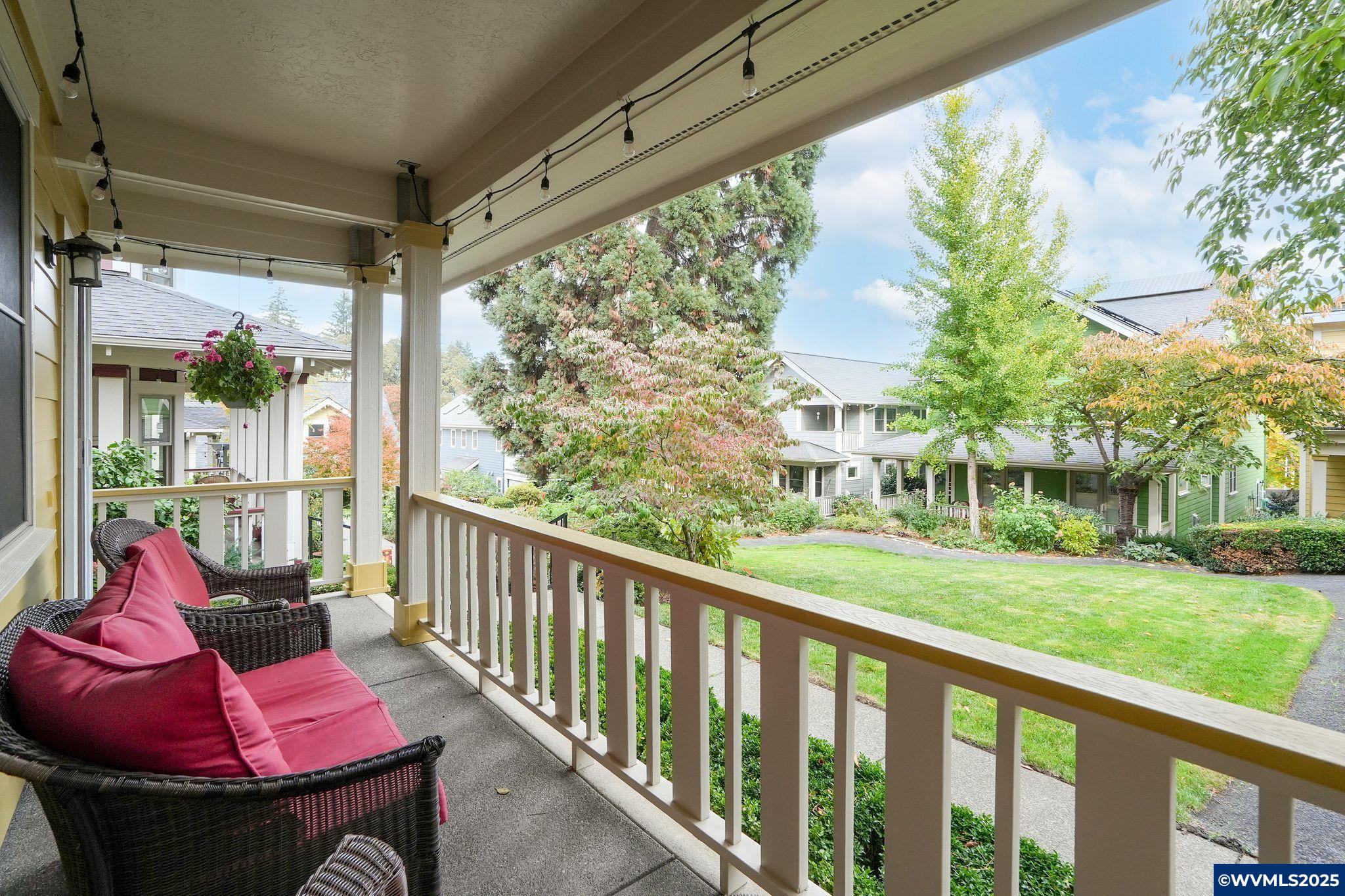 588 Rural Avenue South Salem, OR 97302 - Photo 5 of 48
