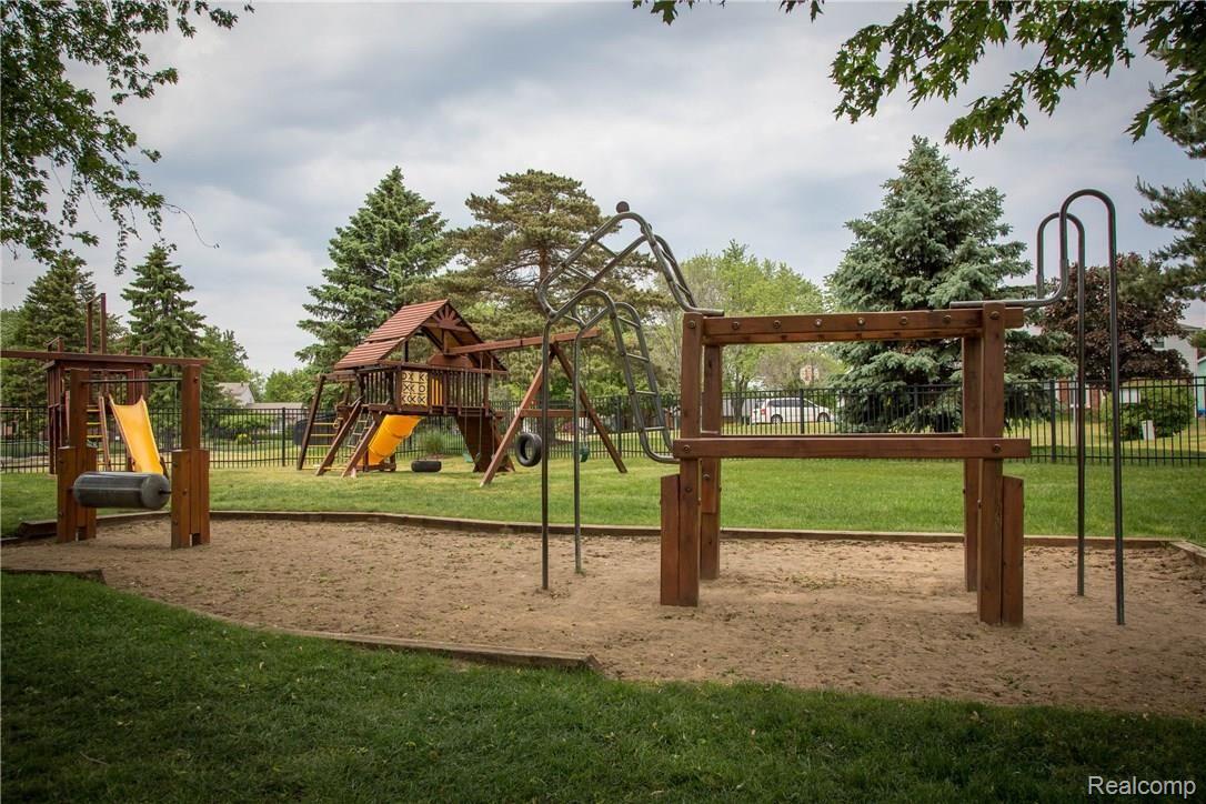 2353 Eaton Gate Road Lake Orion, MI 48360 - Photo 73 of 74 Walmsley-3931.jpg