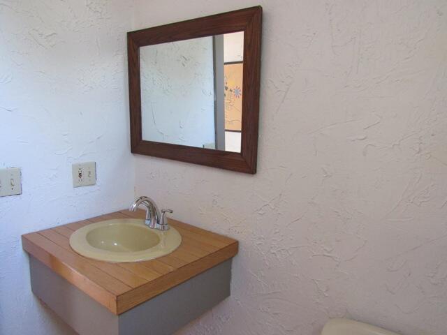 27 Gitche Gumee Road Buzzards Bay, MA 02532 - Photo 19 of 42 026