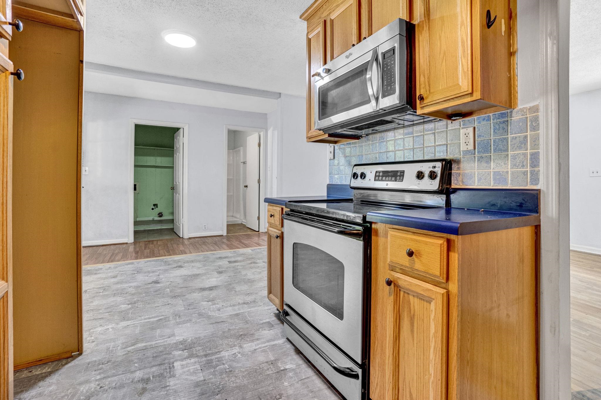 211 Skyline Road Greer, SC 29651 - Photo 12 of 41 Gallery Image 12