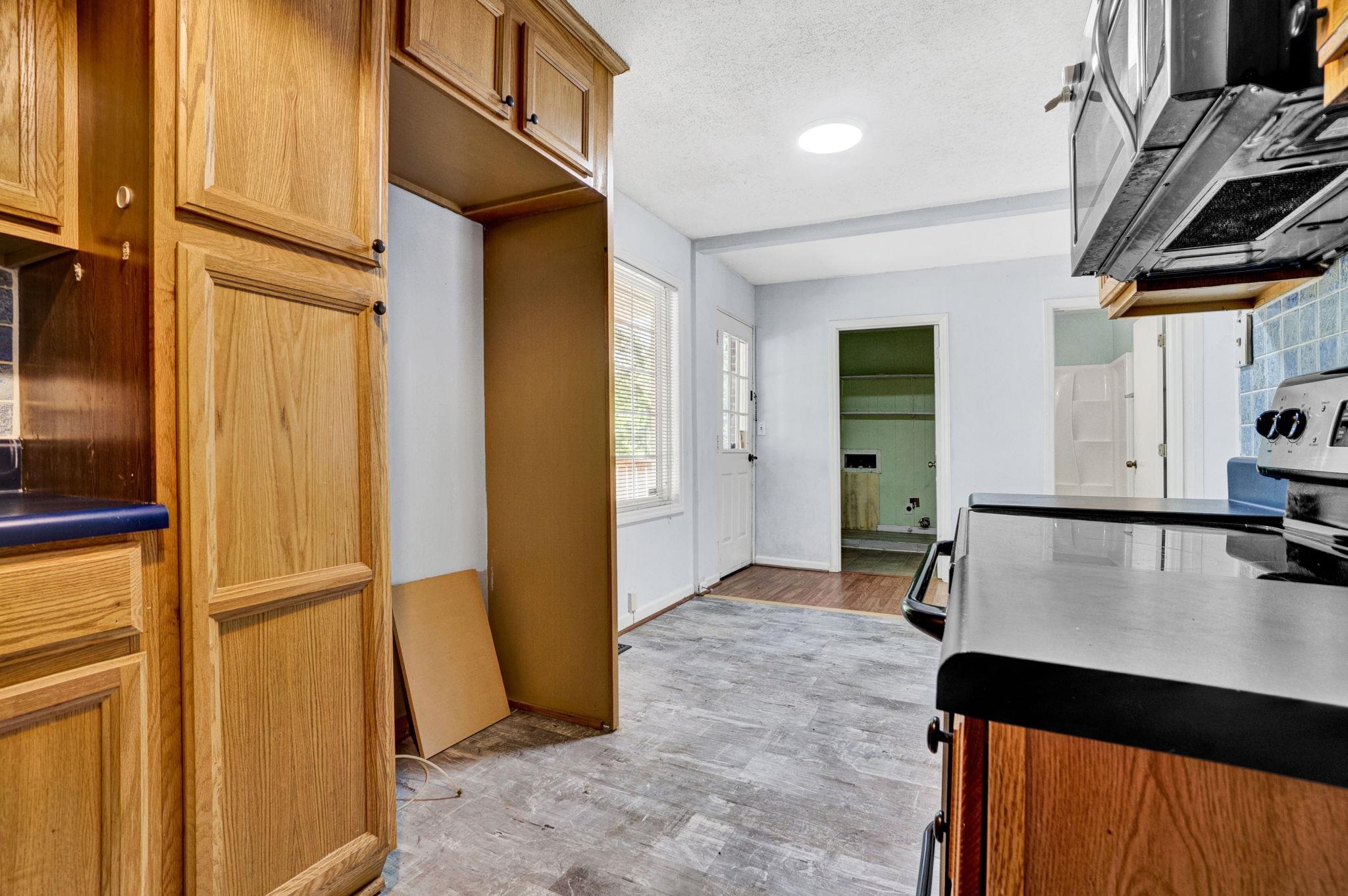 211 Skyline Road Greer, SC 29651 - Photo 13 of 41 Gallery Image 13