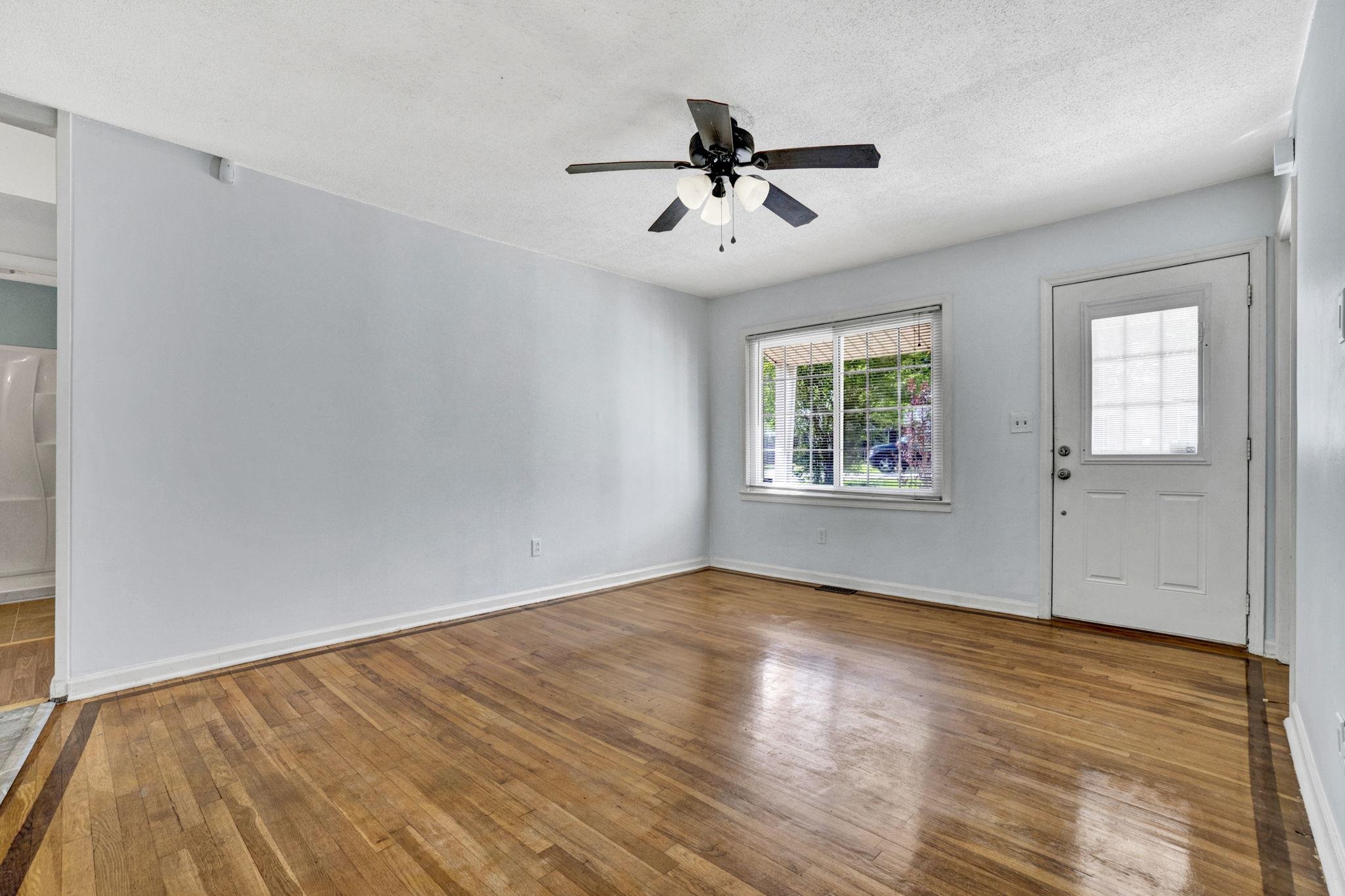 211 Skyline Road Greer, SC 29651 - Photo 8 of 41 Gallery Image 8
