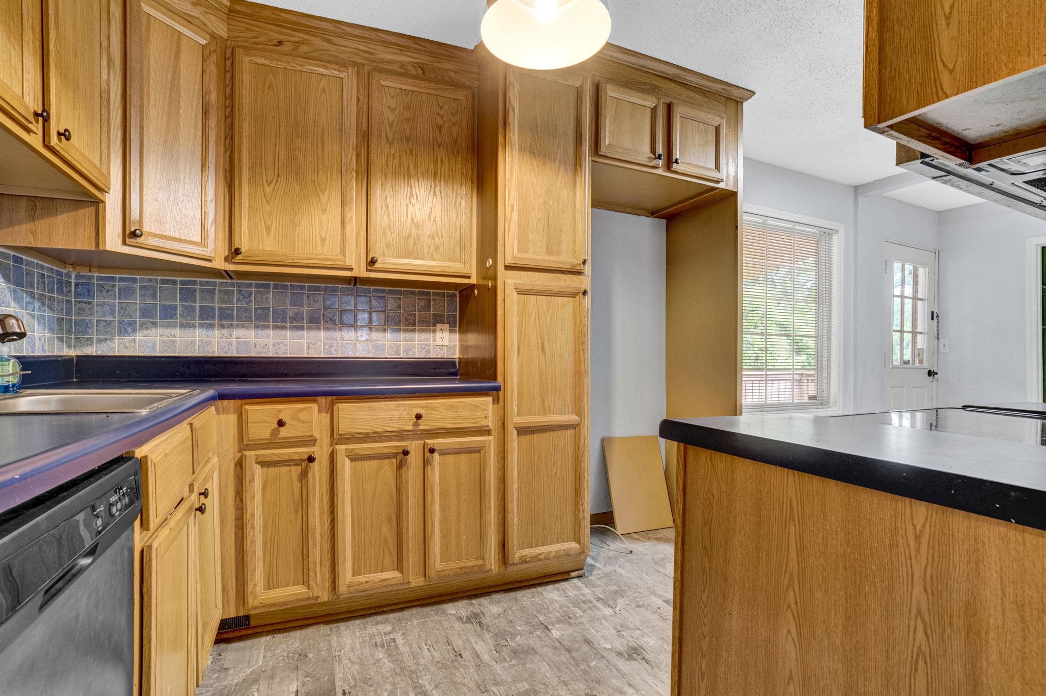 211 Skyline Road Greer, SC 29651 - Photo 10 of 41 Gallery Image 10