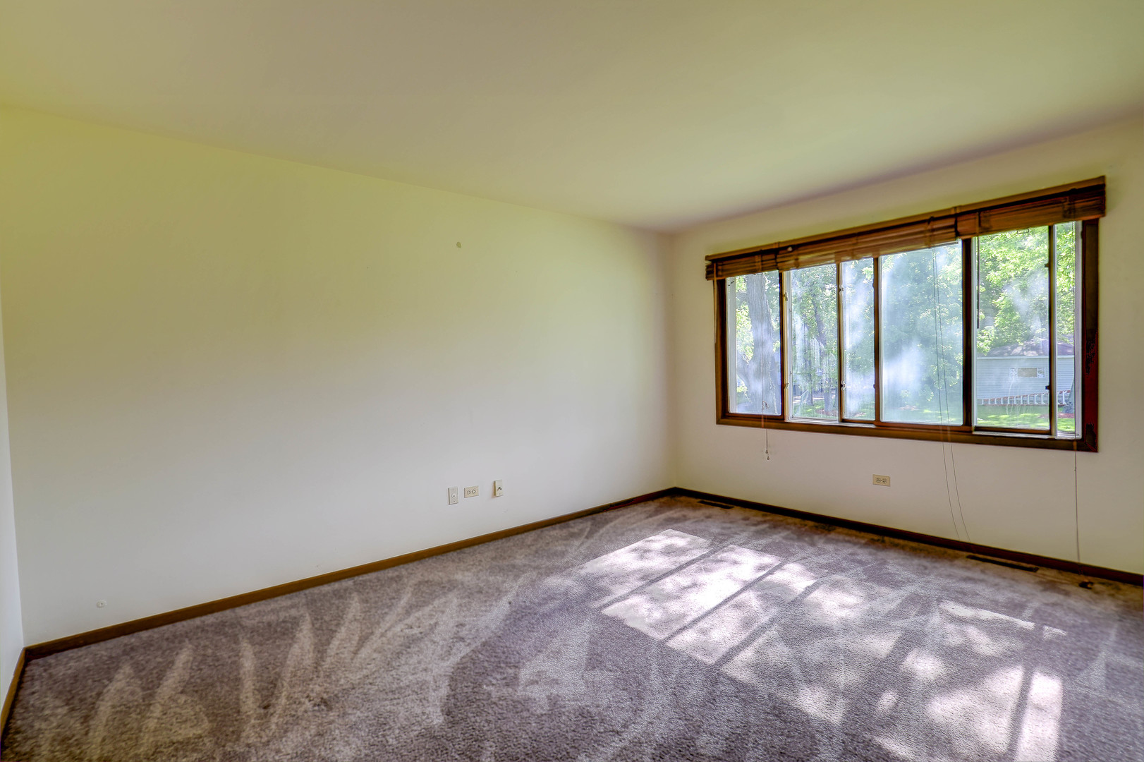 11415 West Edgewood Road Beach Park, IL 60087 - Photo 18 of 29 an empty room with a window