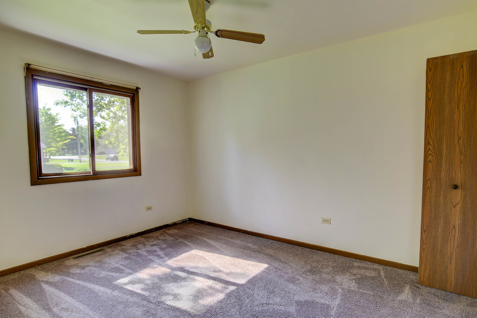 11415 West Edgewood Road Beach Park, IL 60087 - Photo 21 of 29 a view of an empty room with a window