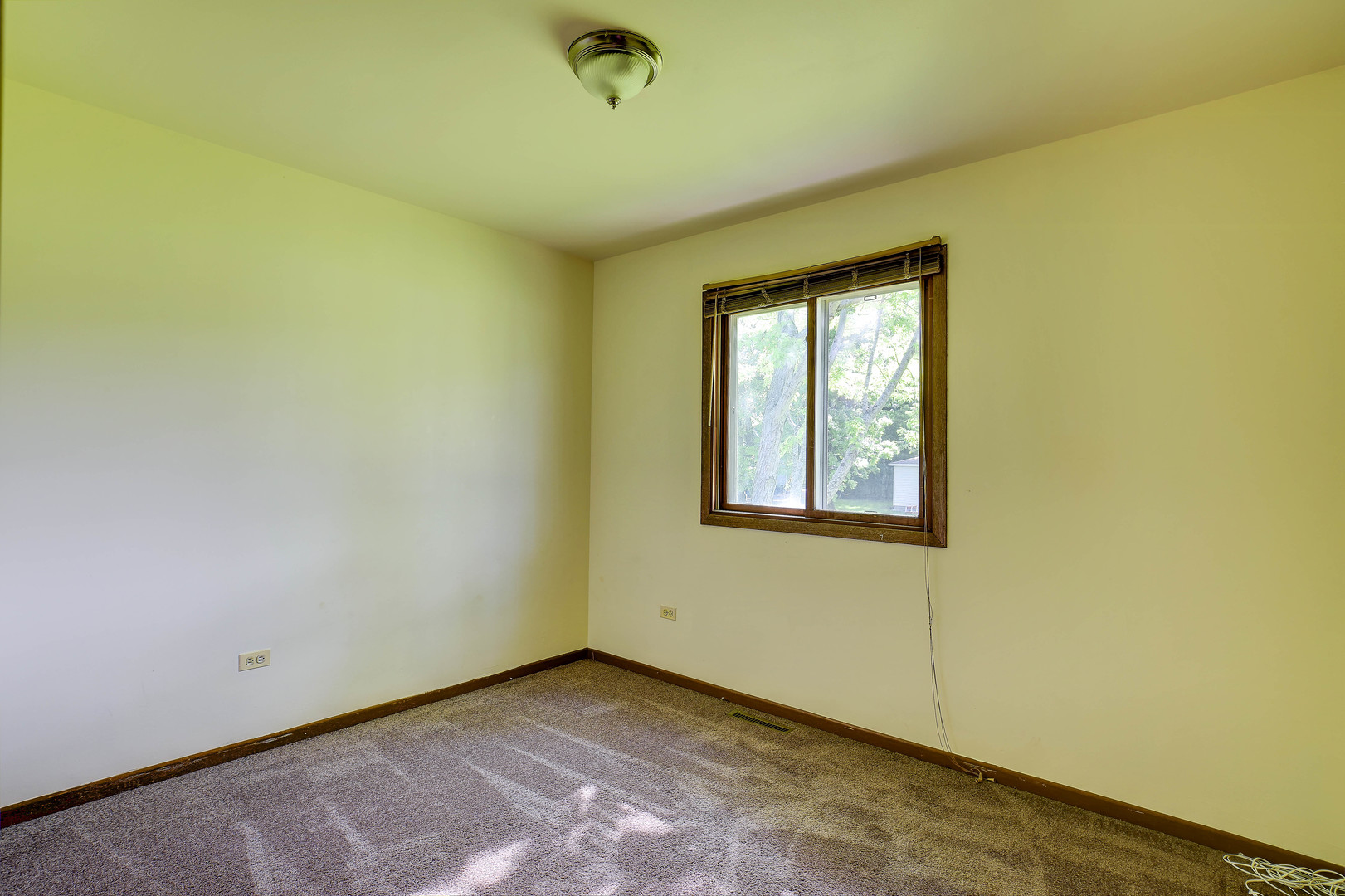 11415 West Edgewood Road Beach Park, IL 60087 - Photo 22 of 29 an empty room with a window