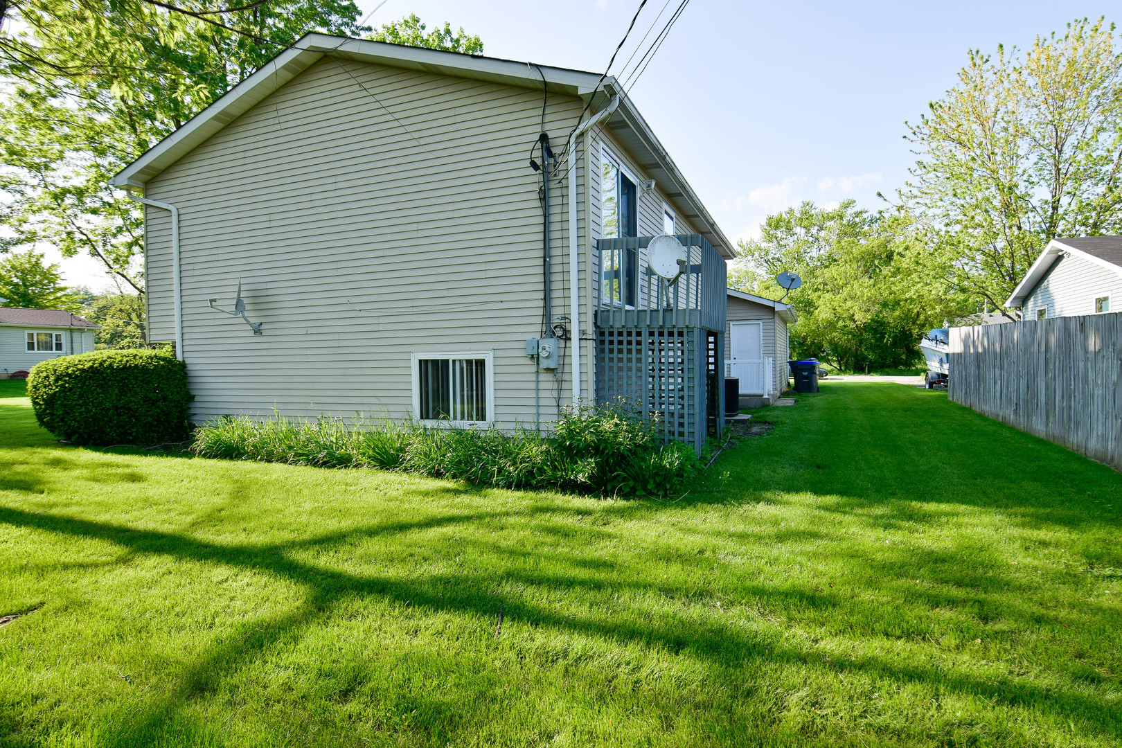 11415 West Edgewood Road Beach Park, IL 60087 - Photo 10 of 29 a view of a house with a yard