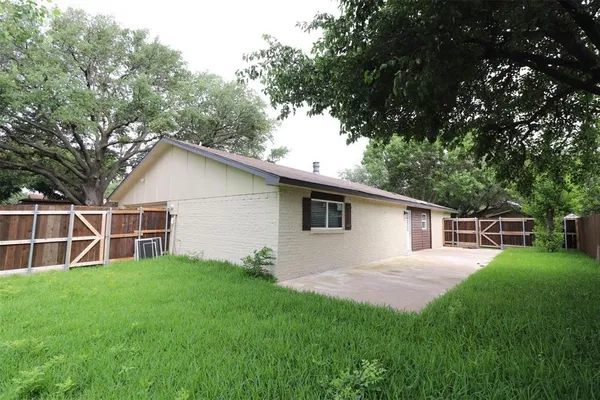 $2,250 | 4828 Alta Oaks Lane, The Colony, TX 75056