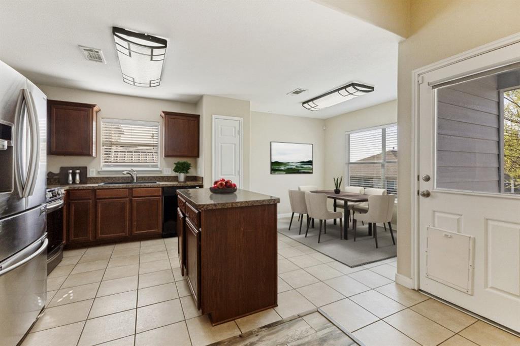 192 Buffalo Ridge Road Newark, TX 76071 - Photo 10 of 33 Kitchen-DiningVirtual Staging