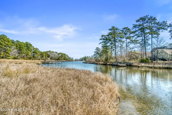 $669,000 | 266 Ennett Lane, Sneads Ferry, NC 28460