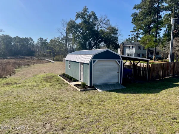 $669,000 | 266 Ennett Lane, Sneads Ferry, NC 28460