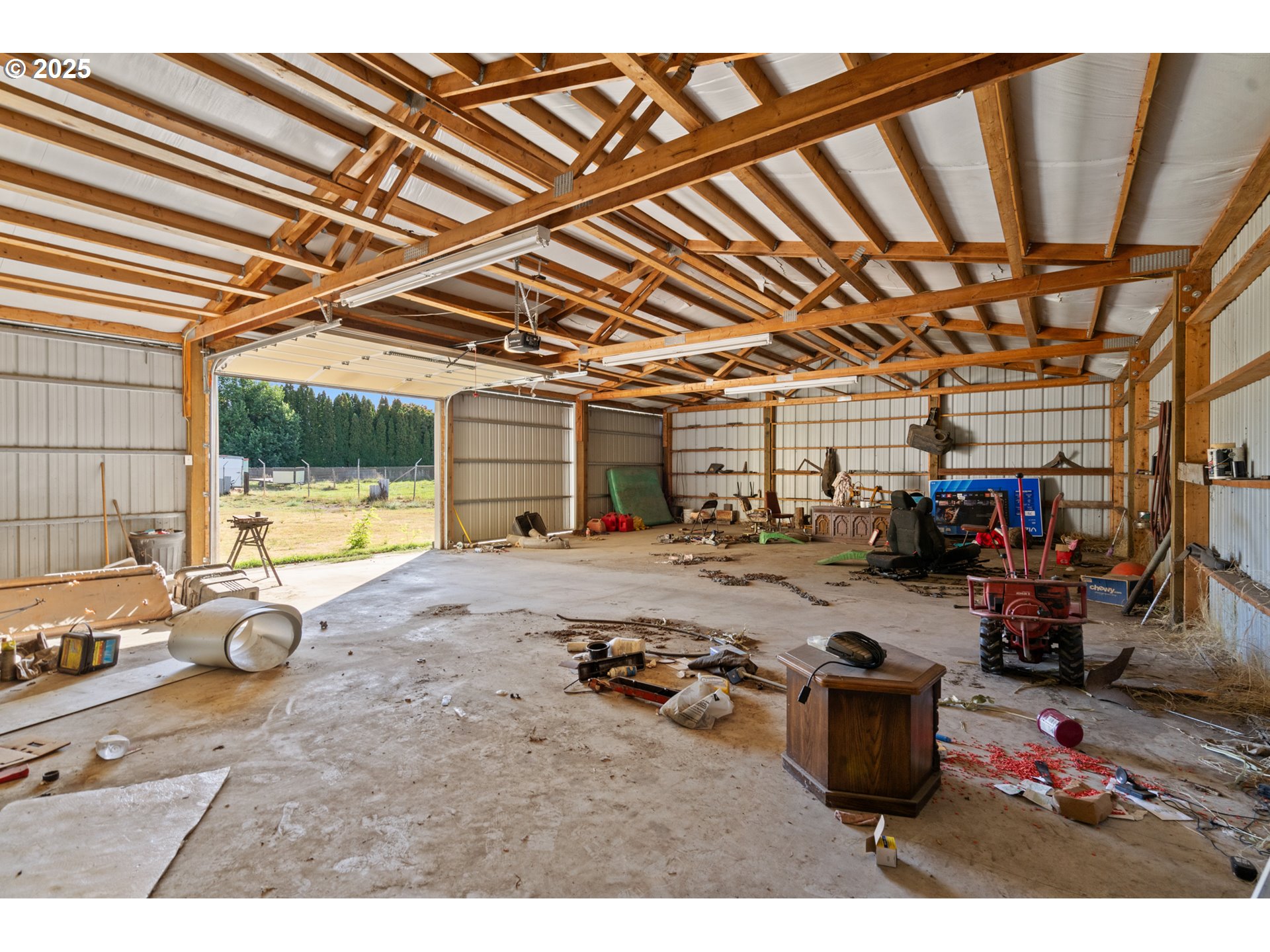32534 Diagonal Boulevard Hermiston, OR 97838 - Photo 23 of 35 a view of a room with gym equipment