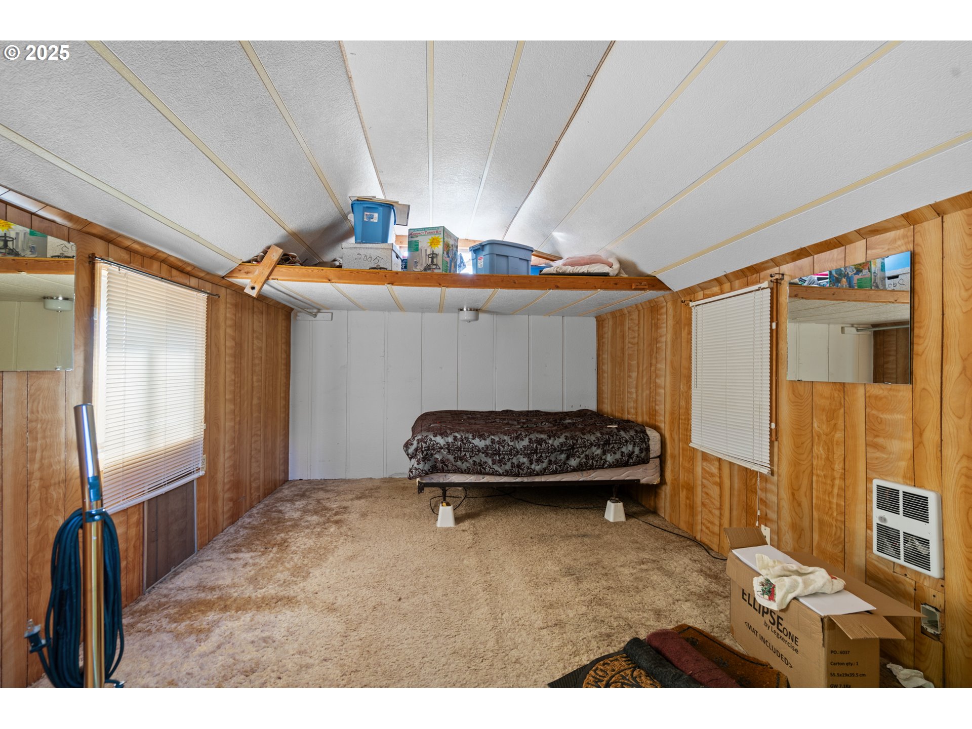 32534 Diagonal Boulevard Hermiston, OR 97838 - Photo 29 of 35 a bedroom with furniture and a window