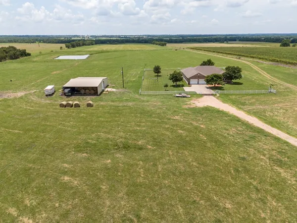 $1,100,000 | 734 Farm To Market 485, Cameron, TX 76520