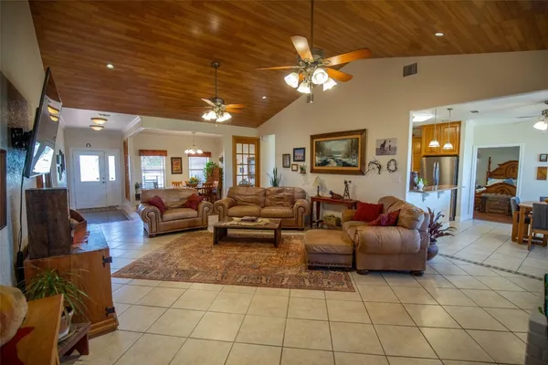 $1,100,000 | 734 Farm To Market 485, Cameron, TX 76520