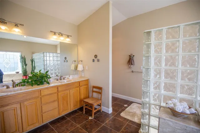 $1,100,000 | 734 Farm To Market 485, Cameron, TX 76520