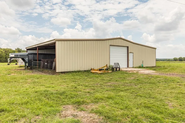 $1,100,000 | 734 Farm To Market 485, Cameron, TX 76520