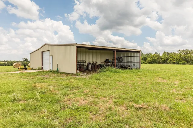 $1,100,000 | 734 Farm To Market 485, Cameron, TX 76520