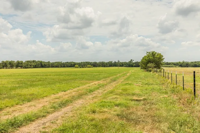 $1,100,000 | 734 Farm To Market 485, Cameron, TX 76520