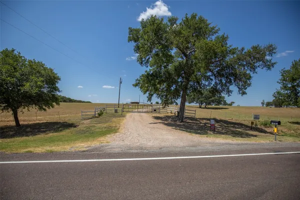 $1,100,000 | 734 Farm To Market 485, Cameron, TX 76520