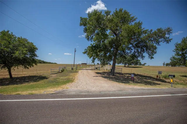 $1,100,000 | 734 Farm To Market 485, Cameron, TX 76520