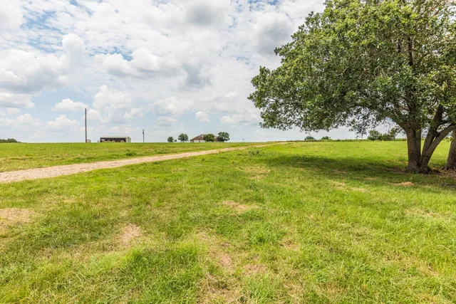 $1,100,000 | 734 Farm To Market 485, Cameron, TX 76520