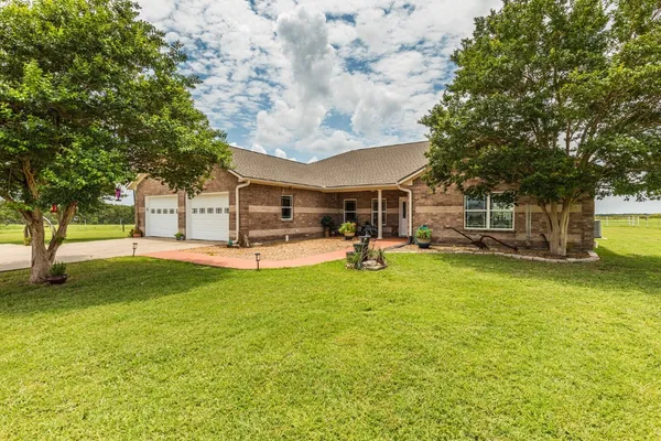 $1,100,000 | 734 Farm To Market 485, Cameron, TX 76520