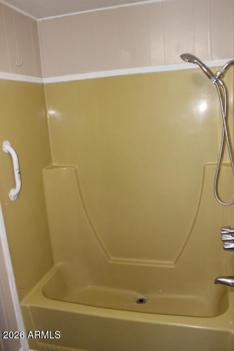 303 South Recker Road, Unit 38 Mesa, AZ 85206 - Photo 16 of 19 a bathroom with a shower