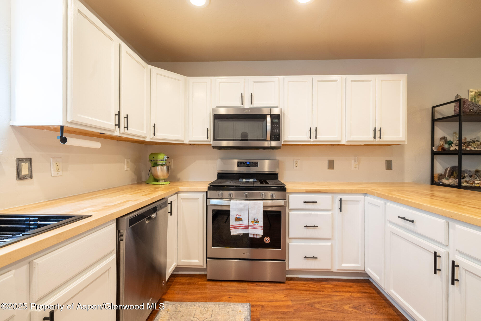 614 Lakeside Drive Basalt, CO 81621 - Photo 4 of 14 2L4A2902-HDR