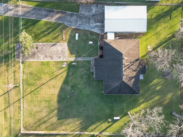 a view of a yard